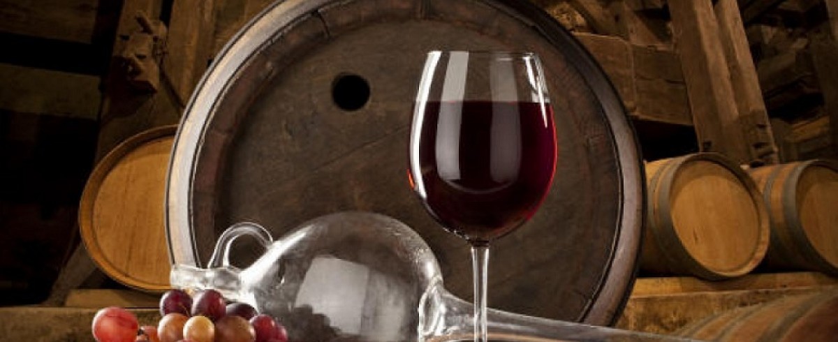 vino-rosso-1728x800_c_2.jpg